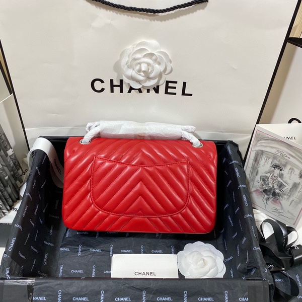 シャネルバッグレプリカ背面デザイン